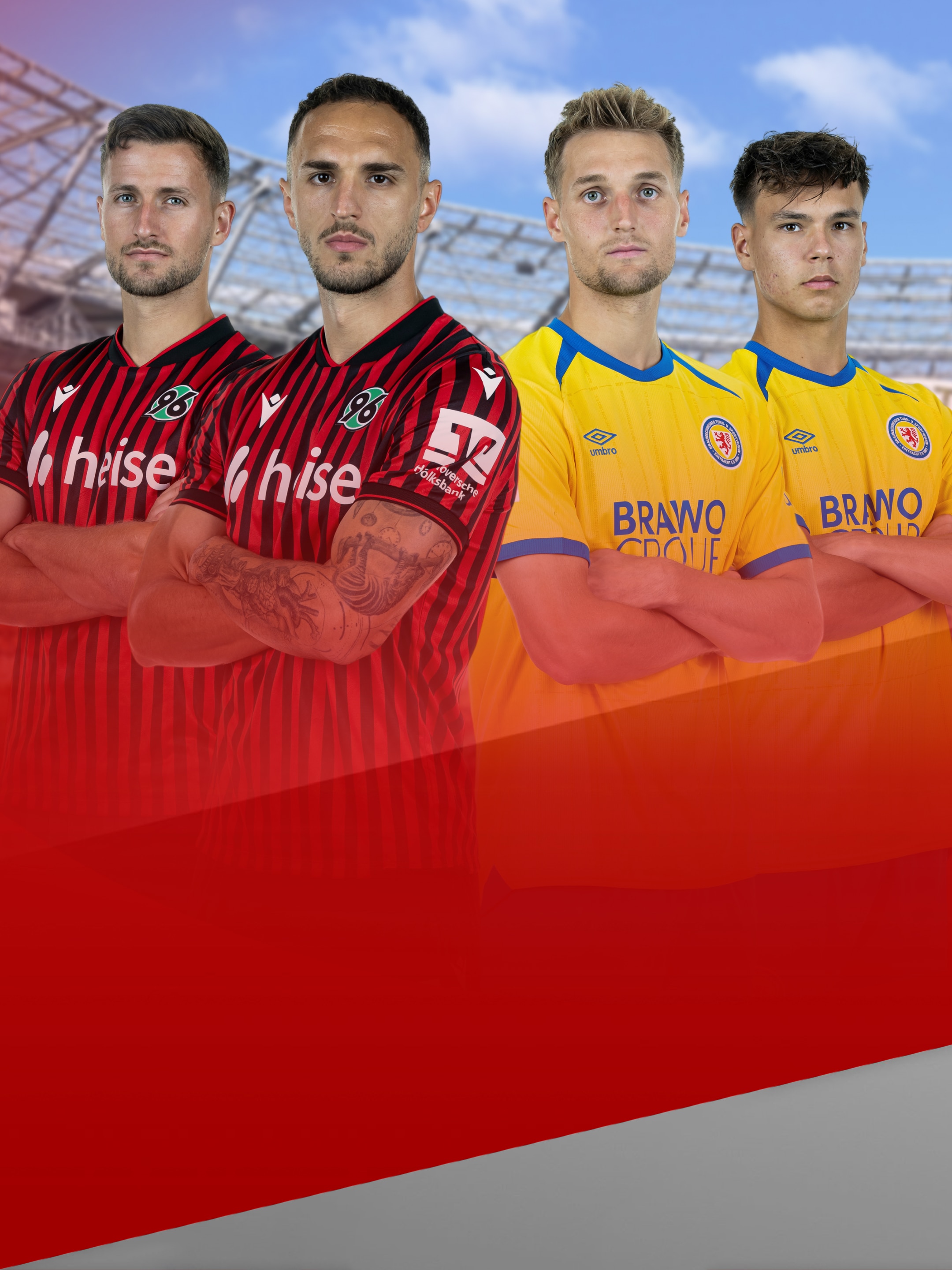 Jeweils zwei Spieler vom Hannover 96 und Eintracht Braunschweig